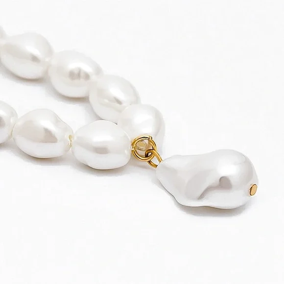 Elegant White Pearl Necklace - Picture 5 of 7